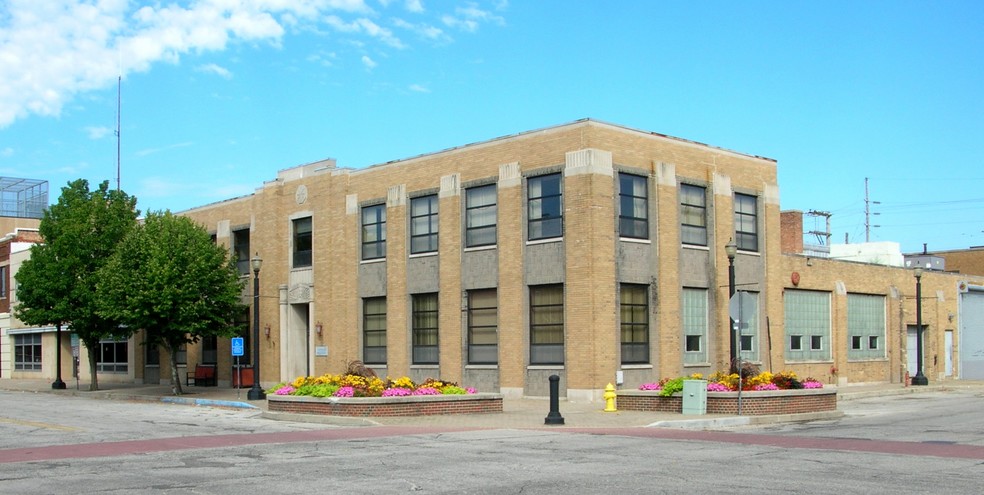 701-715 State St, La Porte, IN à vendre - Photo du bâtiment - Image 1 de 1