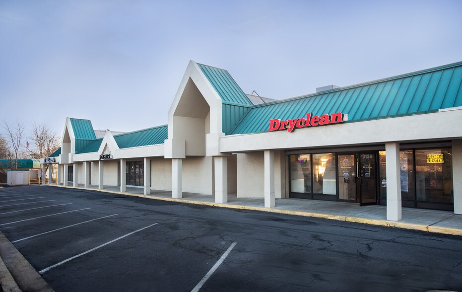 3130-3138 Crain Hwy, Waldorf, MD à louer - Photo du bâtiment - Image 1 de 4