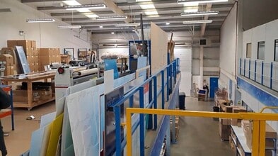 Hearle Way, Hatfield à louer Photo du bâtiment- Image 2 de 5