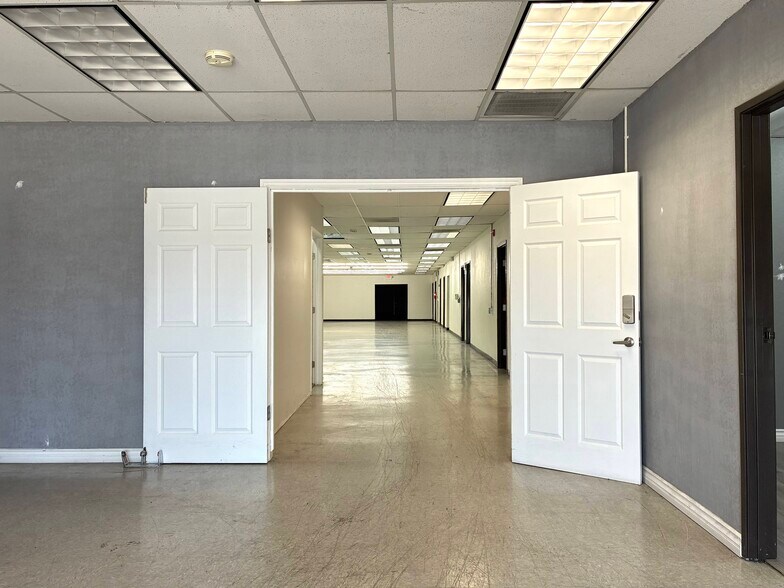 700 S Palm Ave, Alhambra, CA à louer - Photo du bâtiment - Image 2 de 11