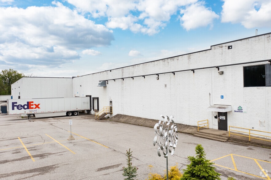 4000-4024 Precision Dr, Cincinnati, OH for sale - Building Photo - Image 2 of 35