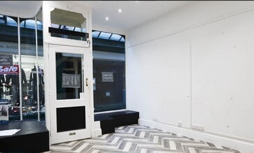 Market Pl, Newark à louer Photo du bâtiment- Image 2 de 3