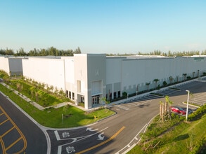 12200 NW 25th St, Miami, FL for lease Interior Photo- Image 2 of 11