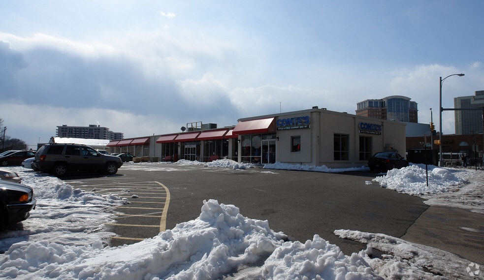 3924 Wilson Blvd, Arlington, VA for lease - Building Photo - Image 3 of 4