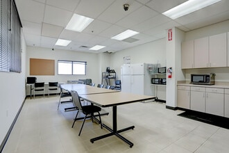 11150 Cash Rd, Stafford, TX à vendre Photo intérieure- Image 2 de 11