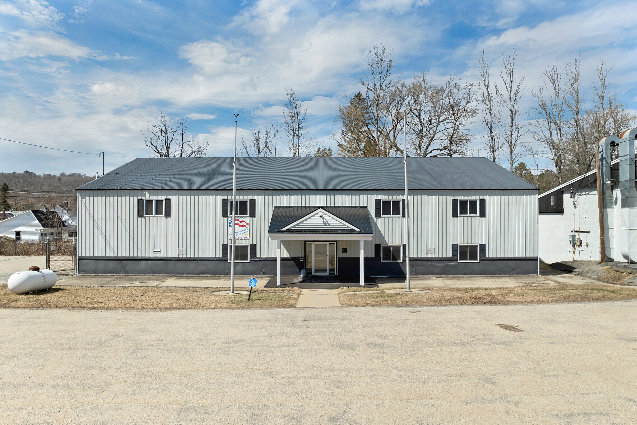 55 Maynesboro St, Berlin, NH à vendre Photo principale- Image 1 de 103