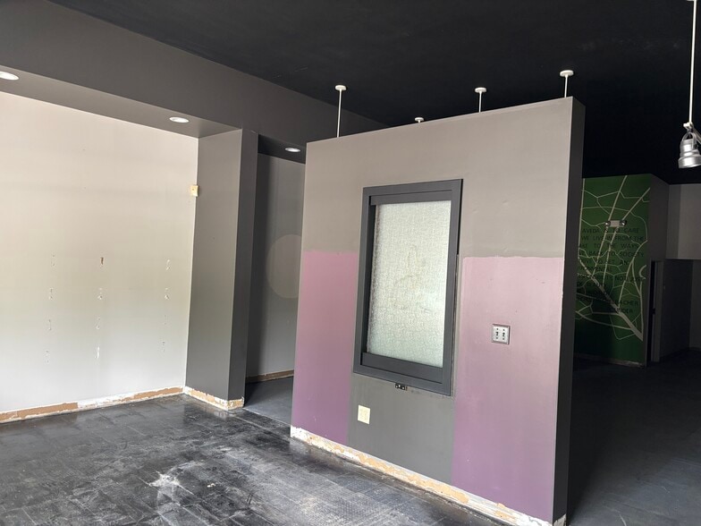 431-445 Upton Dr, Saint Joseph, MI for lease - Building Photo - Image 3 of 10