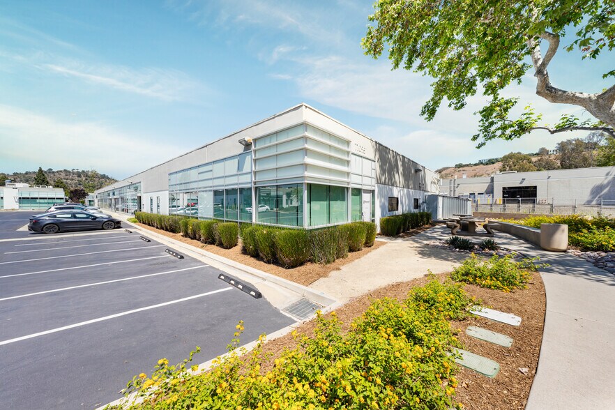 11120 Roselle St, San Diego, CA à louer - Photo principale - Image 2 de 4