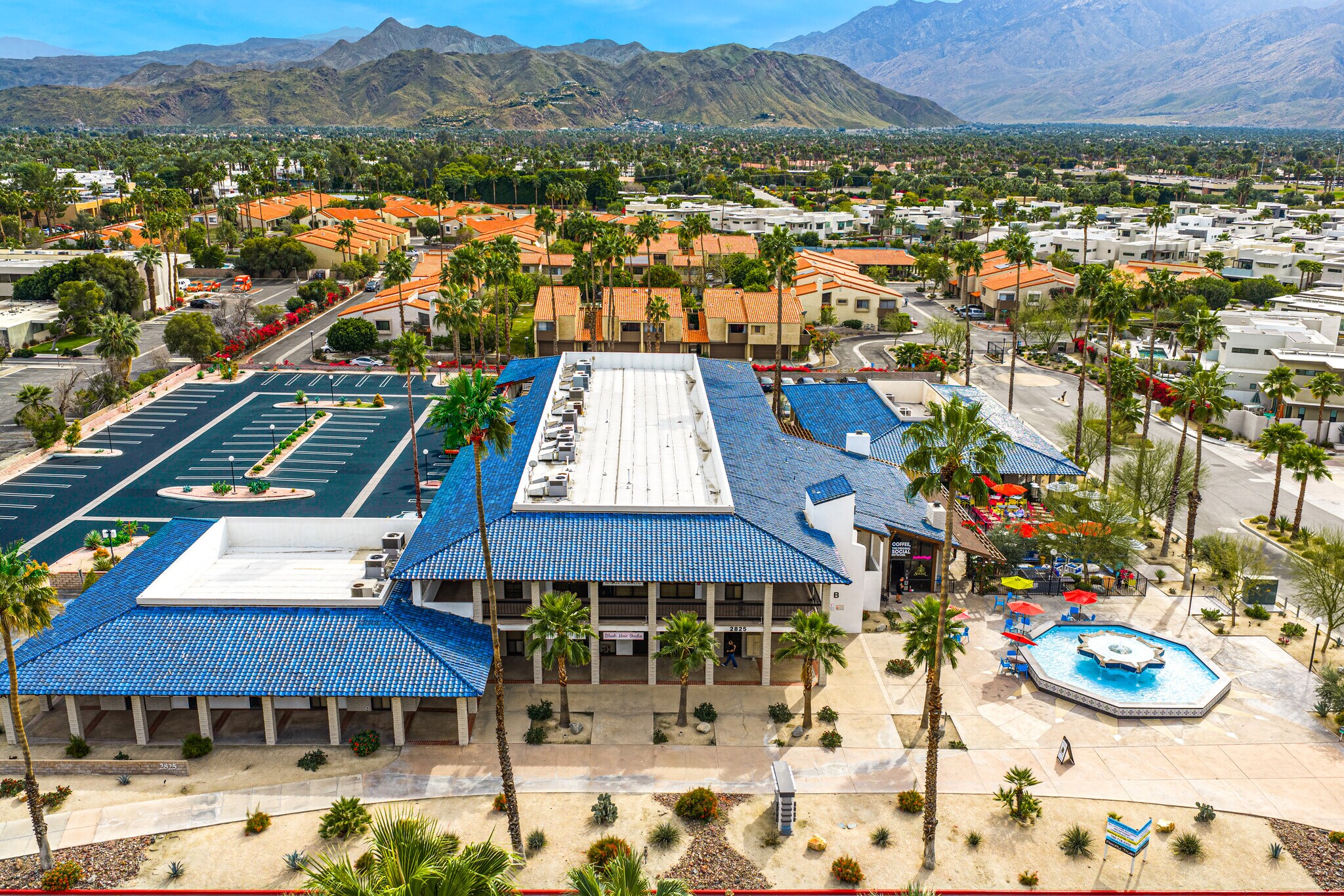 2825 E Tahquitz Canyon Way, Palm Springs, CA à vendre Photo principale- Image 1 de 88