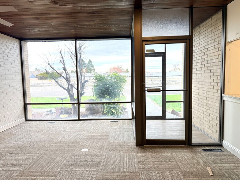 2427 W Falls Ave, Kennewick, WA à louer - Photo du bâtiment - Image 3 de 21
