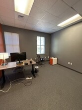 550 Long Point Rd, Mount Pleasant, SC for lease Interior Photo- Image 1 of 12