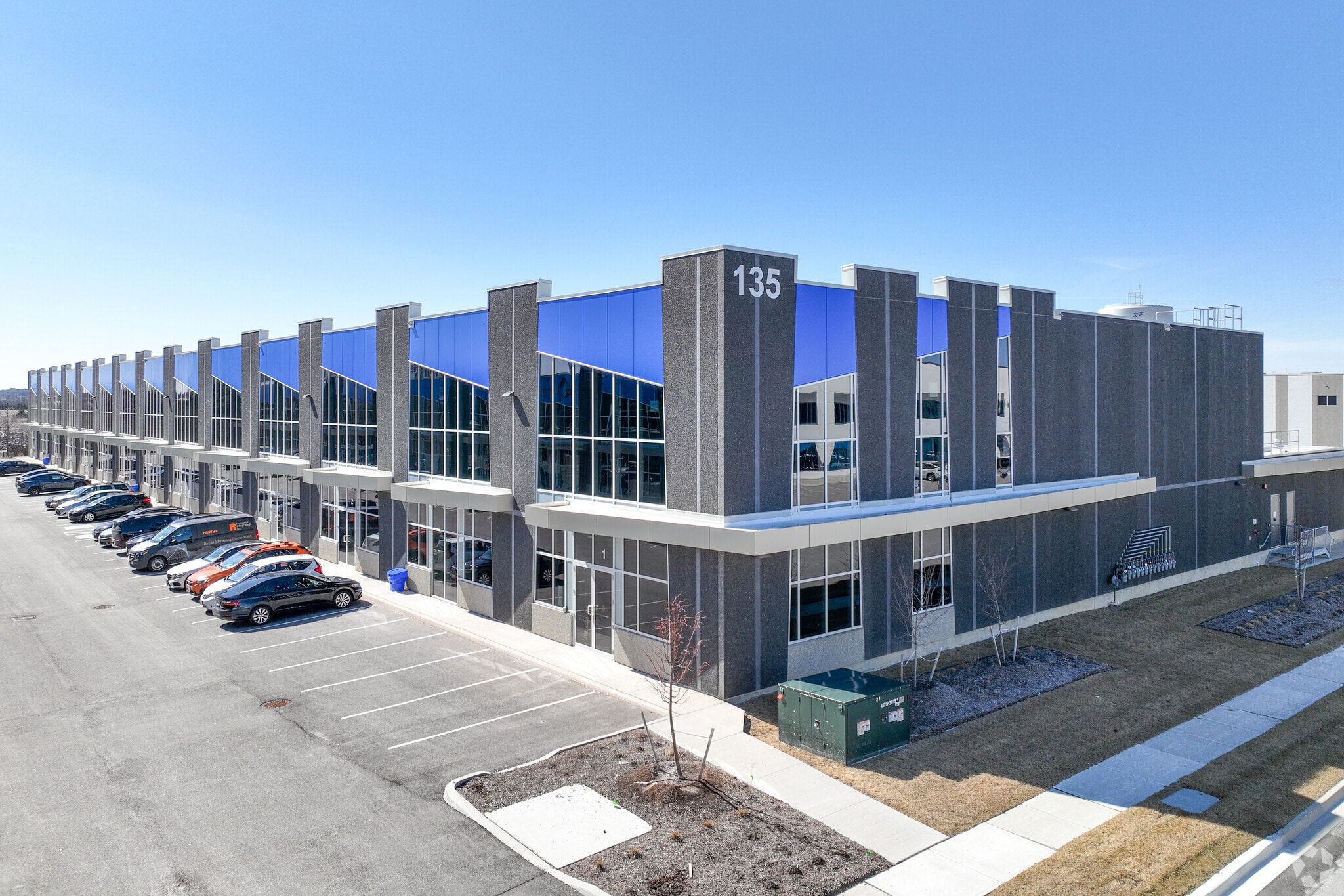 135 Addison Hall Cir, Aurora, ON for lease Primary Photo- Image 1 of 43