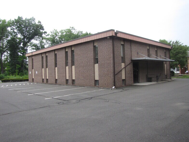 100 Main St, Agawam, MA à vendre - Photo du bâtiment - Image 3 de 8
