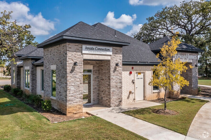 1762 Keller Pky, Keller, TX à vendre - Photo du bâtiment - Image 2 de 4