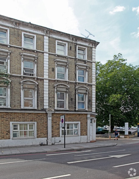 119-121 Warwick Rd, Londres à vendre - Photo du bâtiment - Image 2 de 4