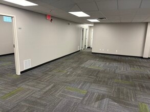 2700 S Blair Stone Rd, Tallahassee, FL à louer Photo intérieure- Image 2 de 12