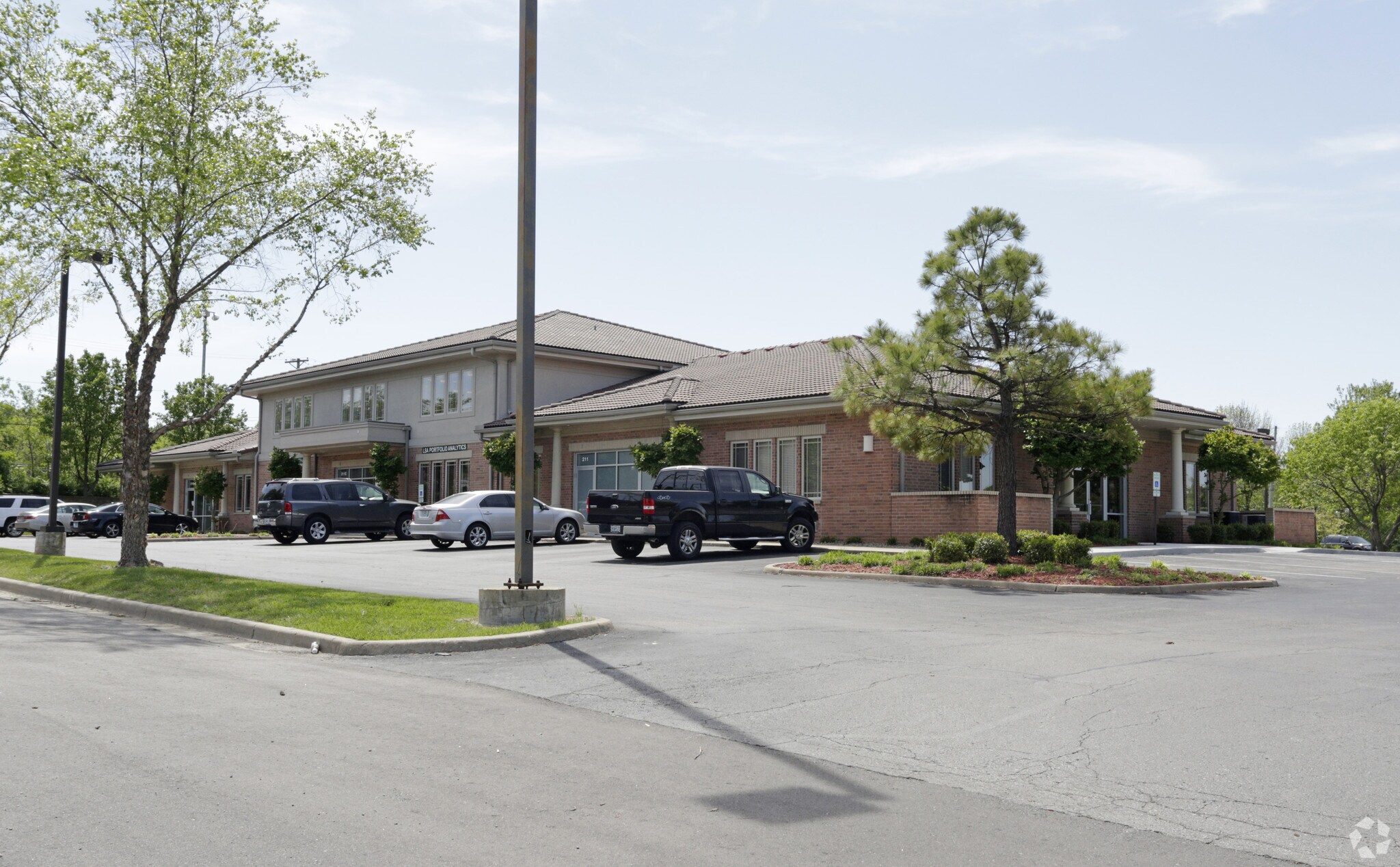 211 NW Executive Way, Lee's Summit, MO for sale Primary Photo- Image 1 of 1