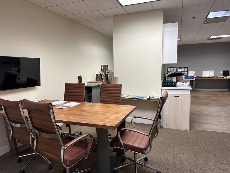 2458 Alton Pky, Irvine, CA à louer - Photo intérieure - Image 2 de 13