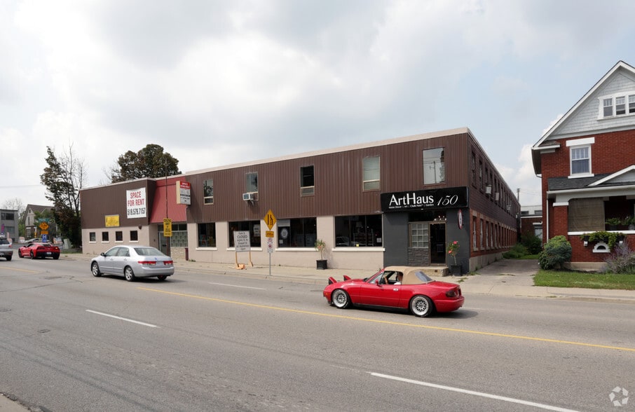 150-154 Victoria St S, Kitchener, ON for lease - Primary Photo - Image 1 of 2