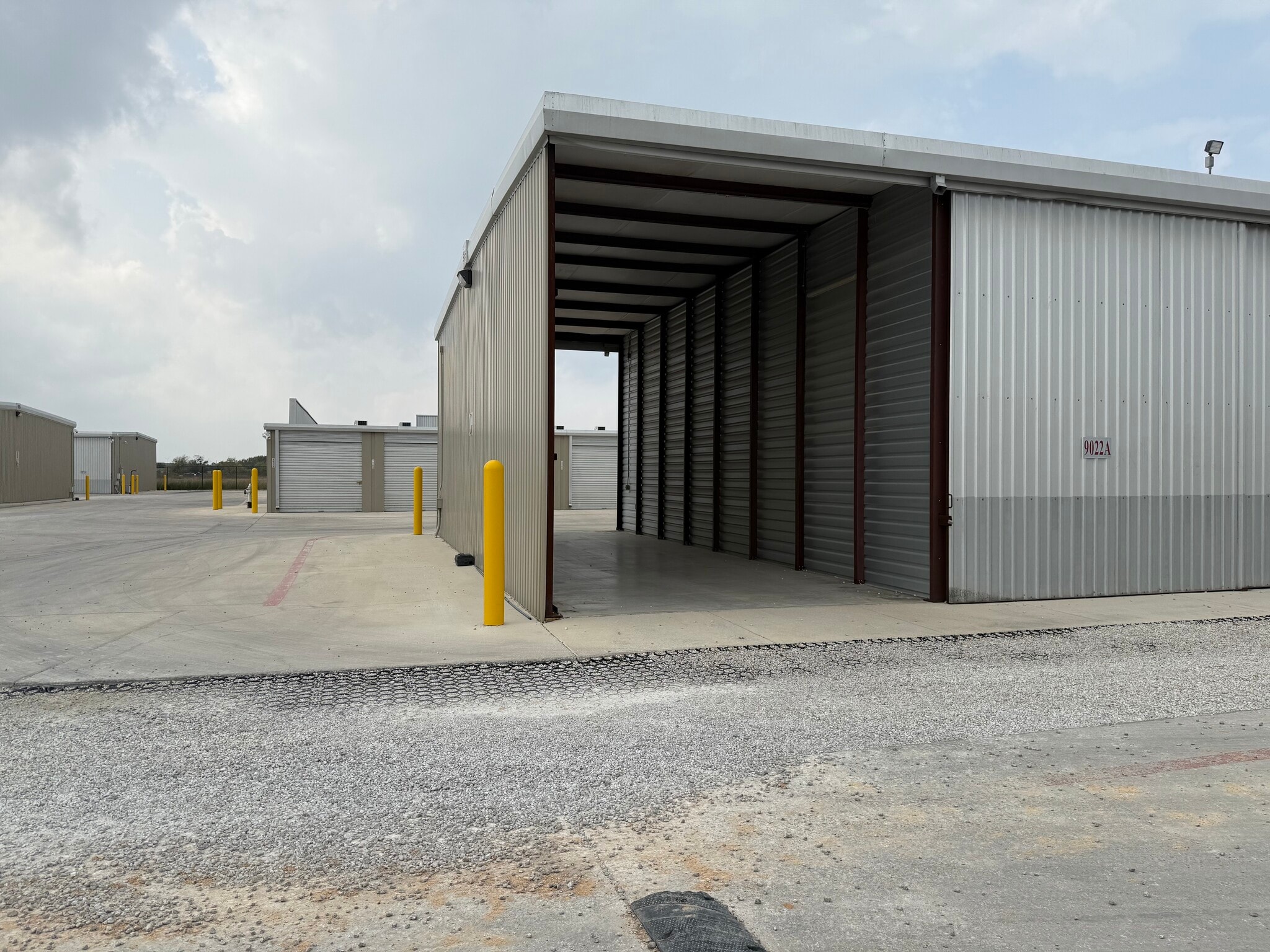 2090 N Interstate 35, New Braunfels, TX for lease Interior Photo- Image 1 of 3