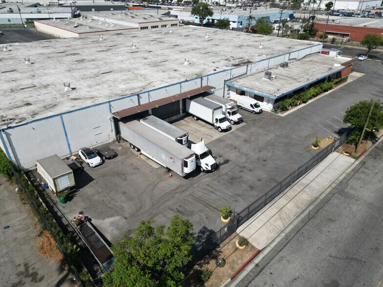 6408-6414 Gayhart St, Commerce, CA à vendre - Photo du bâtiment - Image 2 de 4