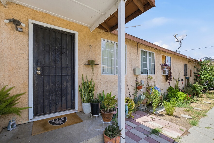 1250-1272 Murchison Ave, Pomona, CA for sale - Building Photo - Image 2 of 5