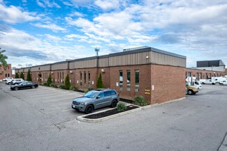 Plus de détails pour 30 Titan Rd, Toronto, ON - Industriel à vendre