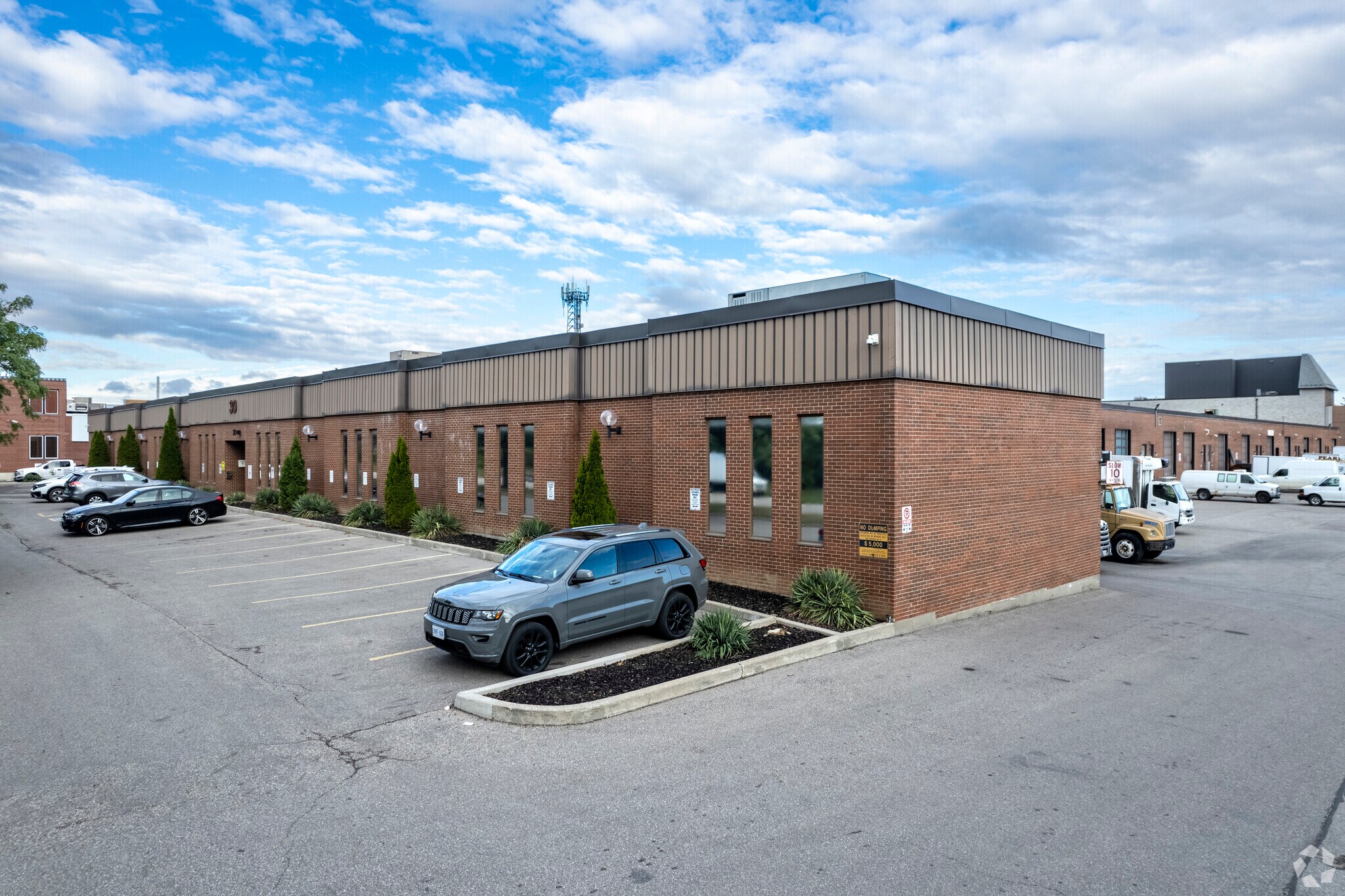 30 Titan Rd, Toronto, ON à vendre Photo principale- Image 1 de 4