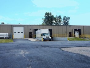 120 Bentley Ct, Findlay, OH for lease Building Photo- Image 2 of 7