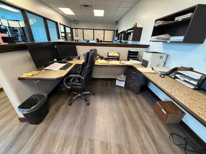 233 S Pleasant Grove Blvd, Pleasant Grove, UT à vendre - Photo du bâtiment - Image 3 de 48