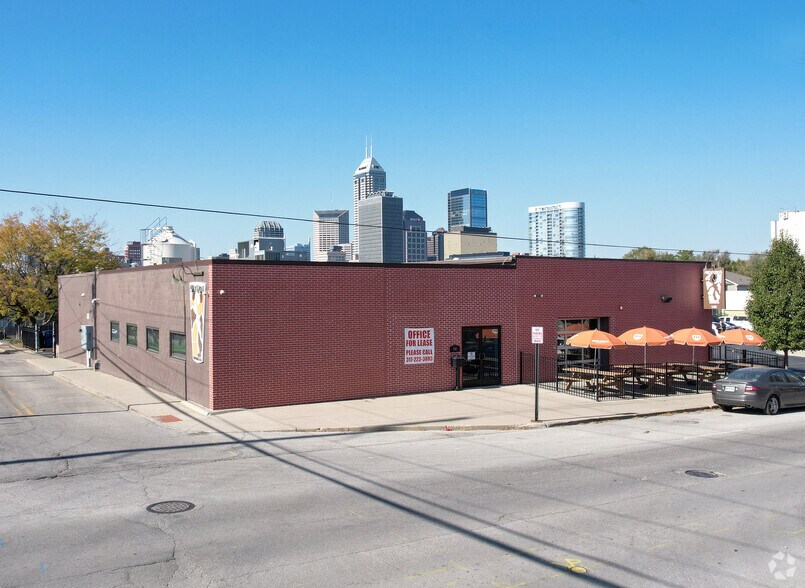 140 S College Ave, Indianapolis, IN à louer - Photo du bâtiment - Image 3 de 11