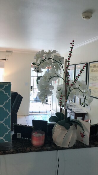 1132 Via Rancho Pky, Escondido, CA à vendre - Photo intérieure - Image 2 de 3