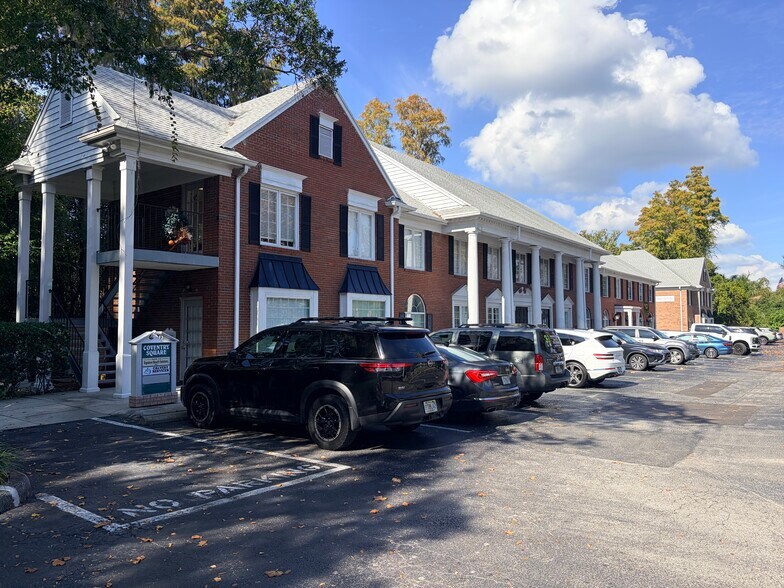 12000 N Dale Mabry Hwy, Tampa, FL à louer - Photo du bâtiment - Image 2 de 27