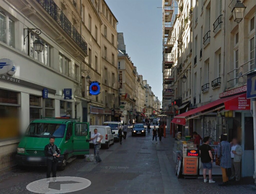 Retail in Paris for sale Building Photo- Image 1 of 5