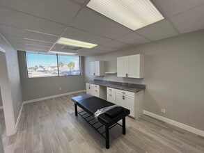 1620 Medical Ln, Fort Myers, FL à louer Photo intérieure- Image 1 de 7