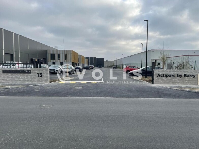 Flex in Leers for lease - Building Photo - Image 1 of 1