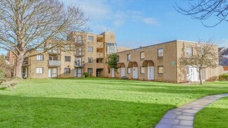 Plus de détails pour 14 Moberly Close, Oxford - Multi-résidentiel à vendre