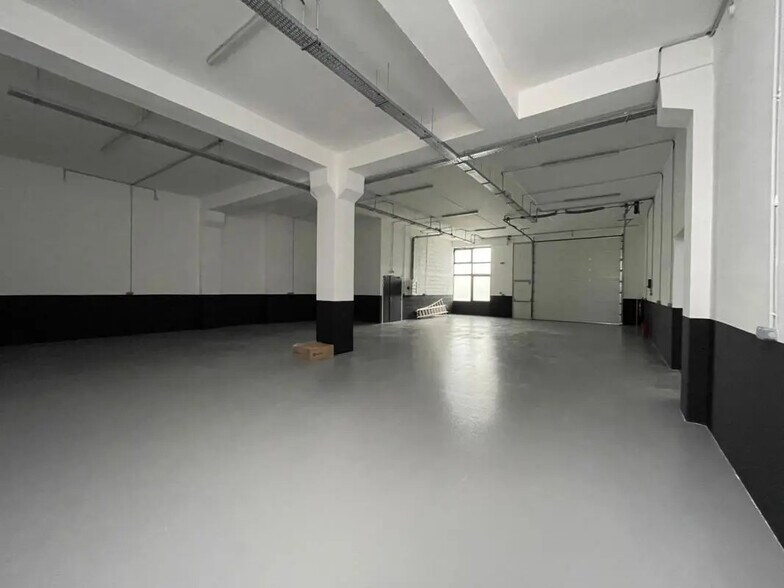 Industriel dans Villejuif à louer - Photo du bâtiment - Image 3 de 8