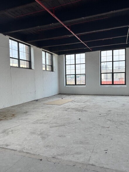 610-628 Smith St, Brooklyn, NY à louer - Photo du bâtiment - Image 3 de 8