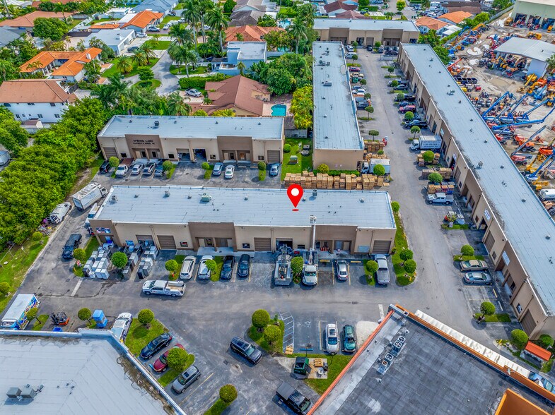 FLEX WH PORTFOLIO portefeuille de 4 propriétés à vendre sur LoopNet.ca - Photo du bâtiment - Image 3 de 6