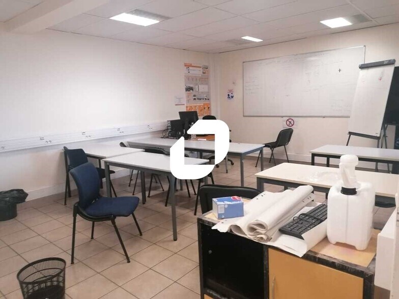 11 Rue Guy Moquet, Argenteuil for lease - Building Photo - Image 2 of 10