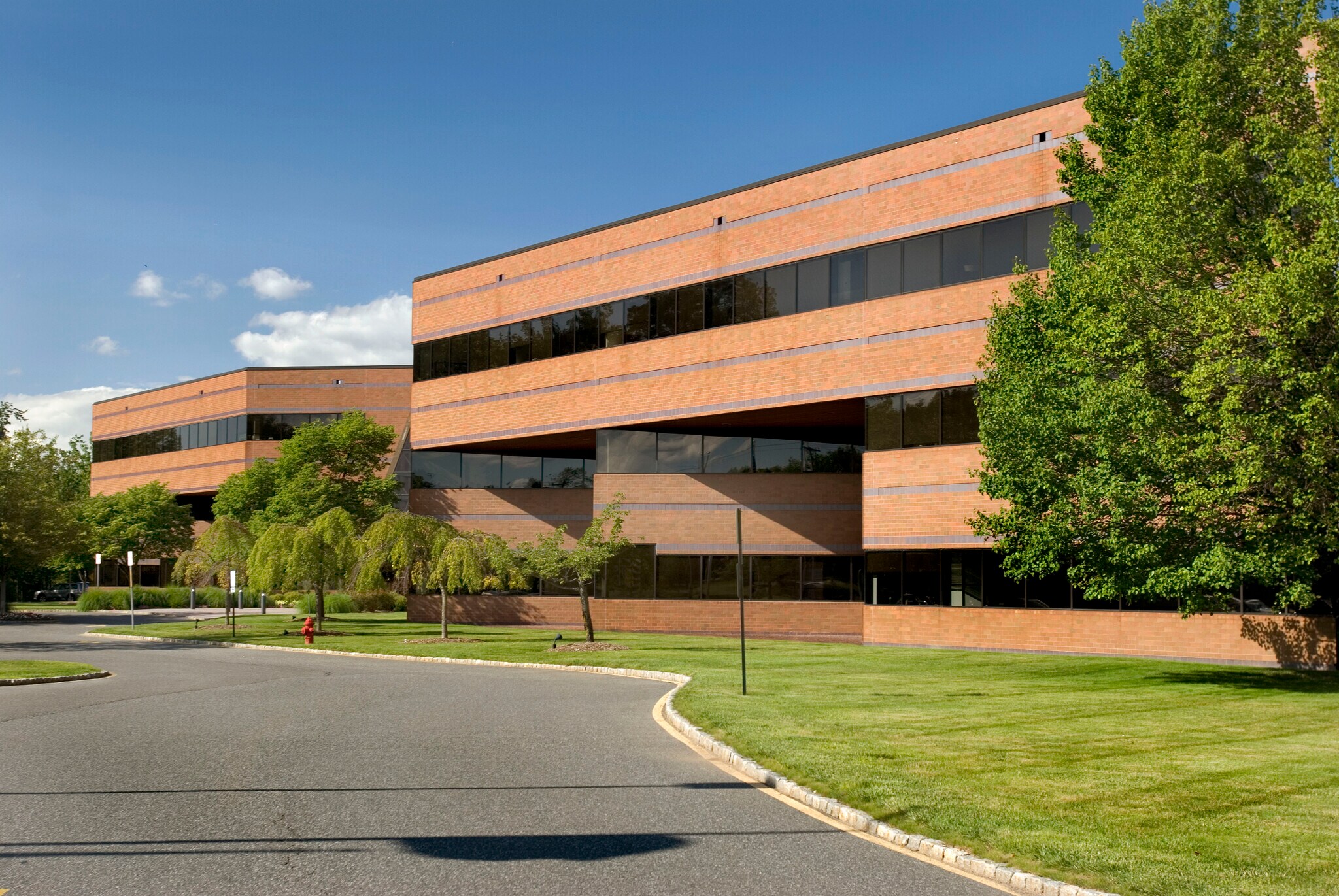 90 E Halsey Rd, Parsippany, NJ à louer Photo du bâtiment- Image 1 de 8