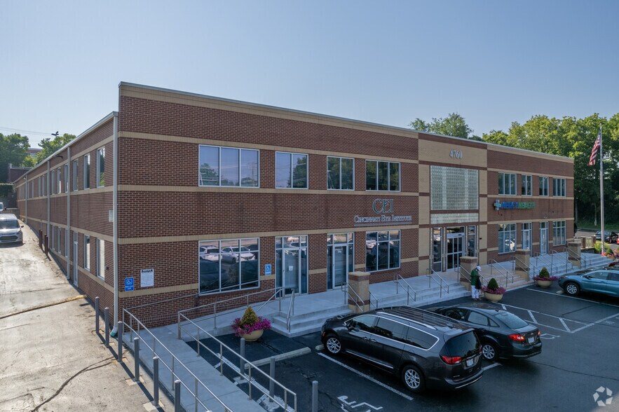 4760 Red Bank Expy, Cincinnati, OH à louer - Photo du bâtiment - Image 3 de 5