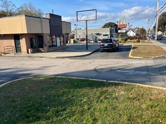 Plus de détails pour 139 Granite St, Westerly, RI - Commerce de détail à louer