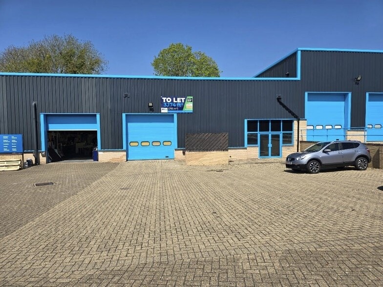 Lakesmere Rd, Horndean for lease - Building Photo - Image 2 of 40