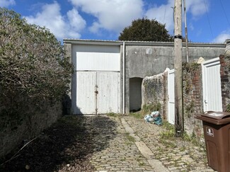 Plus de détails pour R/O-47 Gifford Pl, Plymouth - Industriel à louer