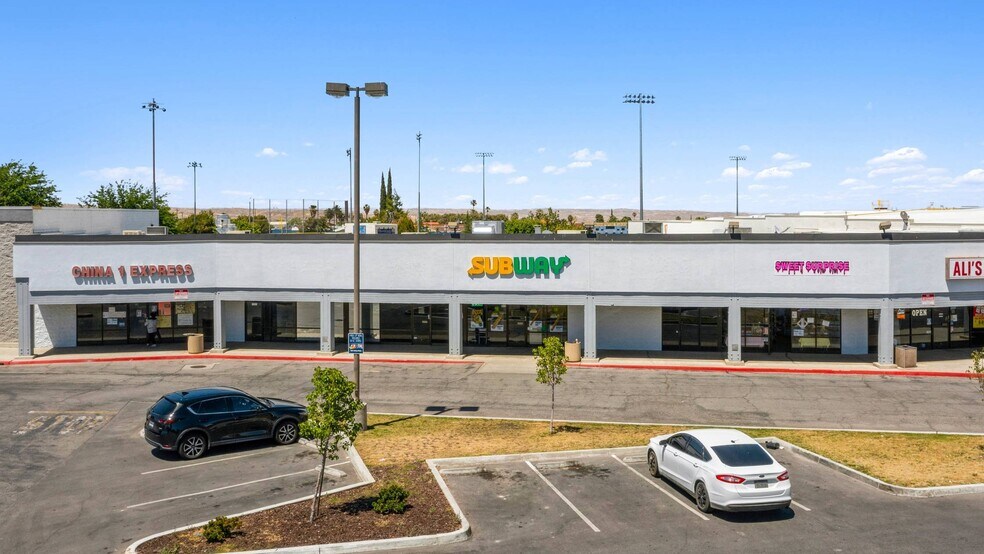 1048-1072 Kern St, Taft, CA à vendre - Photo du bâtiment - Image 3 de 9
