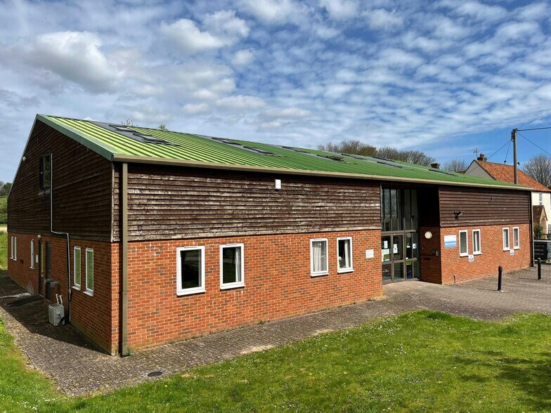 Bullington Ln, Sutton Scotney à louer - Photo du bâtiment - Image 1 de 7