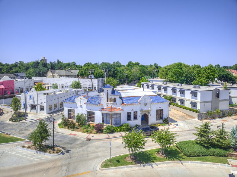2927 Paseo Dr, Oklahoma City, OK à louer - Photo du bâtiment - Image 1 de 31