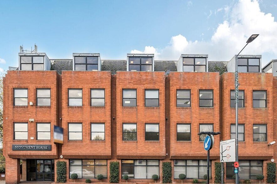 215 Marsh Rd, Pinner à louer - Photo du bâtiment - Image 3 de 19